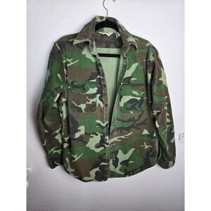 Vintage Cabelas Army Camouflage Jacket size Medium  100% Cotton